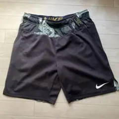 NIKE ショートパンツ カモフラ柄 M ミリタリー調のサムネイル