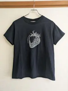 新品タグ付き CHILD WOMAN いちご刺繍 Tシャツ ブラックのサムネイル