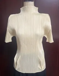 【PLEATS PLEASE】issey miyake ハイネック 半袖トップスのサムネイル