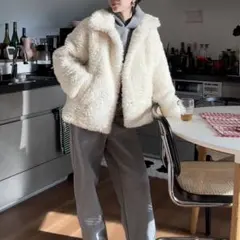 ジャケット・アウター HYEON ted cape / white 美品 ヘヨン hyeon テディベア ボア ケープコート ted cape - メルカリ