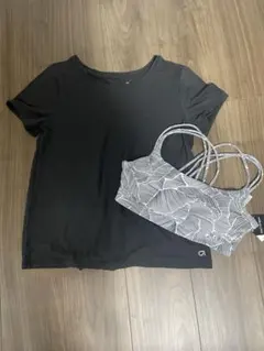 新品未使用　GapFit ヨガウェア　ブラ&Tシャツのサムネイル