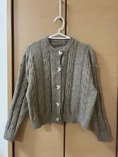 ケーブル編み カーディガン