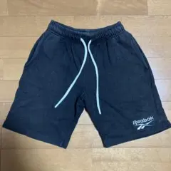 Reebok 黒 ハーフパンツ
