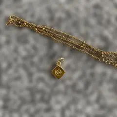 CHANEL ホリデーチャーム　ゴールド 四角形チャーム ネックレス