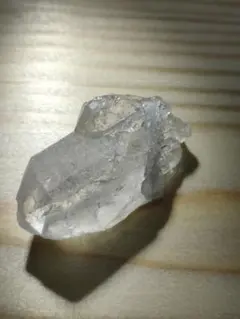 透明な結晶石　水晶
