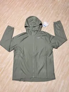 NIKE ナイキ エッセンシャル ジャケット ナイロンパーカー　Lグリーン 新品