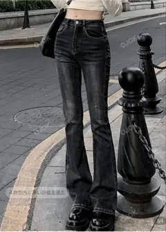 シンプルなブラックブーツカットデニム