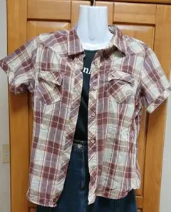 【 STAGE ONE】チェック柄 半袖シャツ ブラウンとベージュ