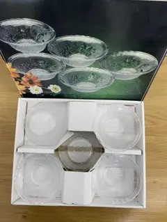 ガラス花小鉢5個セット　サラダ鉢　百合の花柄