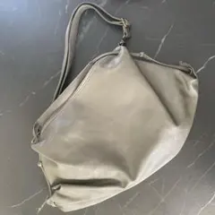 グレー ショルダーバッグ