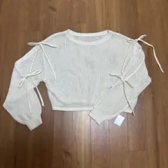 【新品タグ付き】INGNI 春ニット ショート丈 トップス 袖スリット リボン