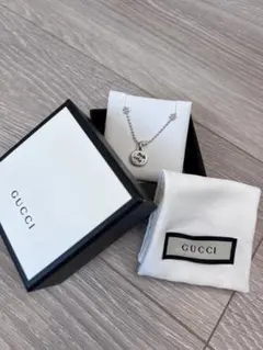 GUCCI シルバー ロゴペンダントネックレス