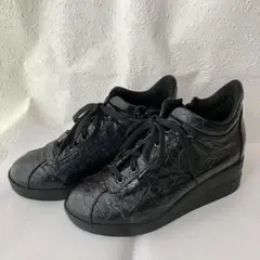 Item thumbnail for item ef362f4d-893c-4b4c-a6a7-ebb65ca17f16