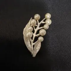 パール付きシルバーブローチ