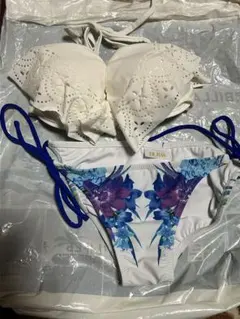 DURAS セパレート水着 ビキニ ホワイト 花柄のサムネイル
