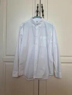 ホワイトボタンダウン長袖シャツ
