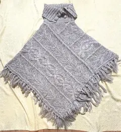 Weaver ケーブルニットポンチョ ベージュ　グレー