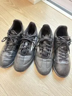 ブラック サッカーシューズ トレーニングシューズ　25