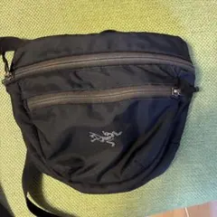 ARC'TERYX ショルダーバッグ ブラック　マカ2