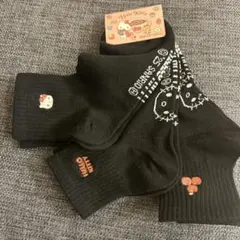 Hello Kitty ブラックソックス 23-25cm ★3足セット