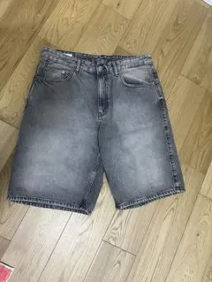 ZARA グレー デニムショートパンツ