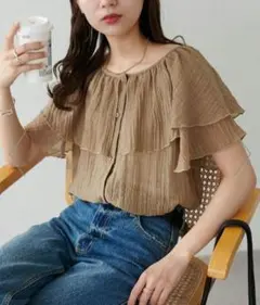 DISCOAT フリルカラーブラウス