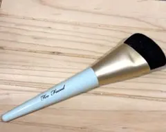 Too Faced Mr. Perfect ファンデーションブラシ