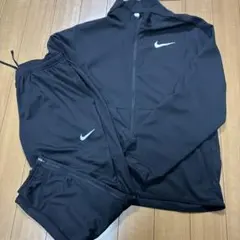 nike ジャージ 上下