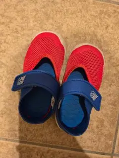 New Balance 208 メッシュサンダル レッド/14.5センチブルー