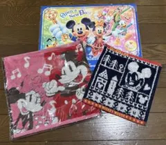 ミッキーマウス ハンドタオル2枚　　2026年カレンダー付き