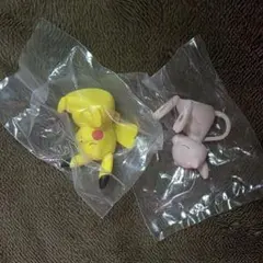 ポケモン ガチャガチャ フィギュア 肩ズン ピカチュウ ミュウ 2点セット