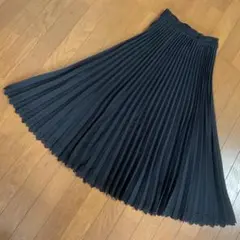 ブラック プリーツロングスカート レース仕上げ