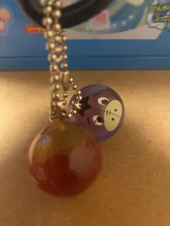 ディズニー　まんまる宝石マスコット　プーさん　イーヨー　ボールチェーン付き