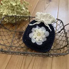 ハンドメイド　 AirPodsケース 小物入れ　ポーチ　巾着　かぎ針編み