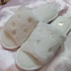 新品、未使用★ホワイトファースリッパ ハート型26cm