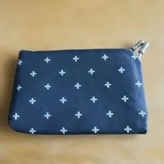 ブラウンの生地 刺し子糸 ダーニング刺繍 ぷっくりファスナーポーチ