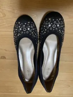 極美品✨JELLY BEANS スタッズ パンプス　ブラック 23.5cmのサムネイル