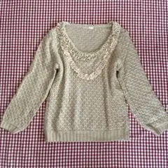 axes femmアクシーズ　ベージュ フリルビジュー付き長袖ニットセーター