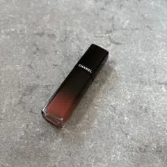 シャネル　ルージュ　アリュール　ラック　82