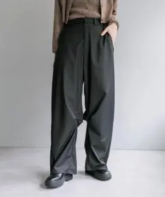 mystic カーブスラックスパンツ　サイズ2 チャコールグレー