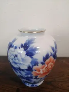 宮内庁御用達 深川製磁 牡丹模様 花瓶 壺