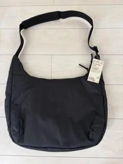 新品MUJI 撥水 中わた入り ワンショルダーバッグ 黒 15Lのサムネイル