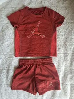 Jordan レッド Tシャツとショートパンツセット 12M 74-80