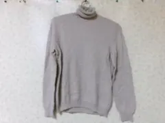 98475　L&B　カシミヤ１００％　タートルネックセーター　ベージュ　M～L