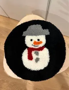 【NEW】タフティング　チェアマット　インテリア　椅子　クリスマス　スノーマン