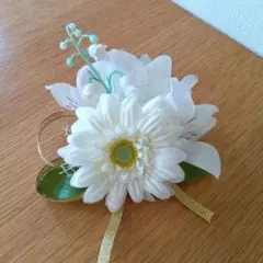 髪飾り コサージュ ガーベラ 卒園 　卒業　入学式　 ヘアアクセサリー