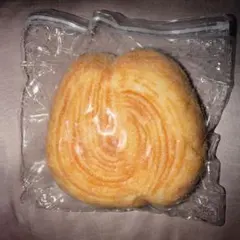 XLサイズ 粉付き生クリーム スクイーズ パン デニッシュ