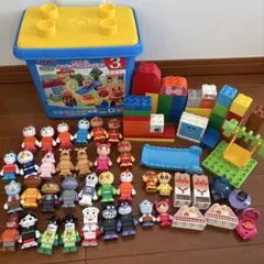 たのしいアンパンマンタウンバケツ　ブロック　ガチャガチャ　めばえ付録すかいらーく