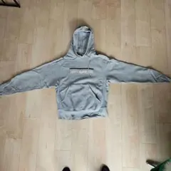 m*k様 more about less グレー パーカー