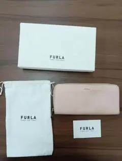 FURLA ピンク 二つ折り財布　ラウンドファスナー　レザー